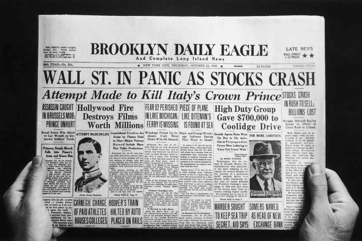 La une du Brooklyn Daily Eagle du 24 octobre 1929, qui titre « Wall St. in Panic as Stocks Crash »