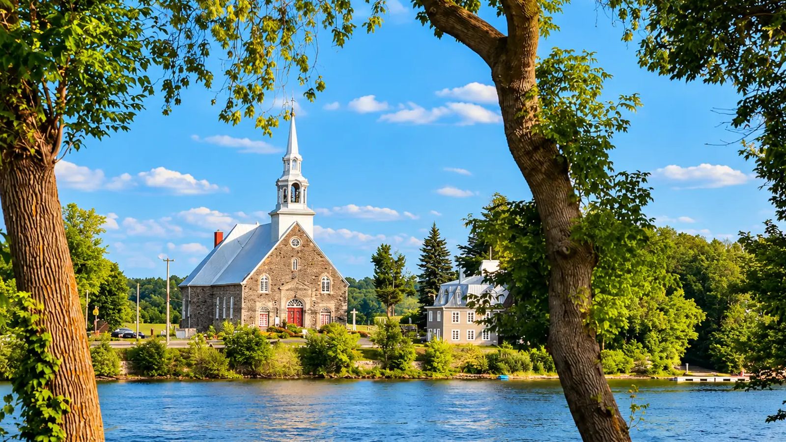 Saint-Charles-sur-Richelieu en images : un coin de la ville (Montérégie)
