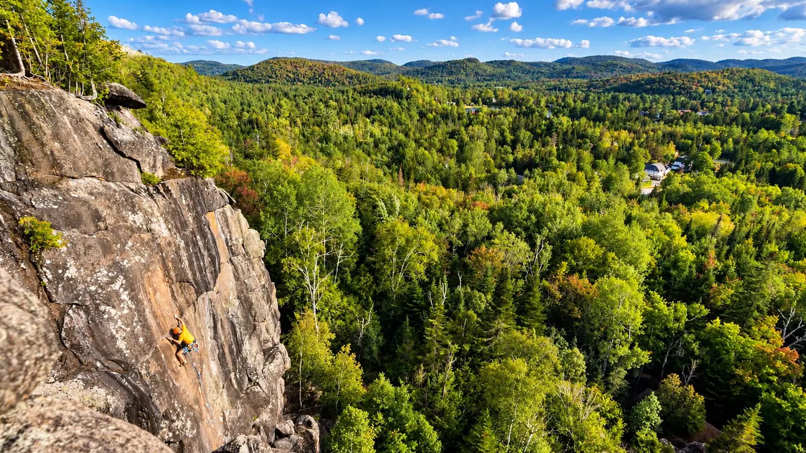 Val-David en images : un coin de la ville (Laurentides)